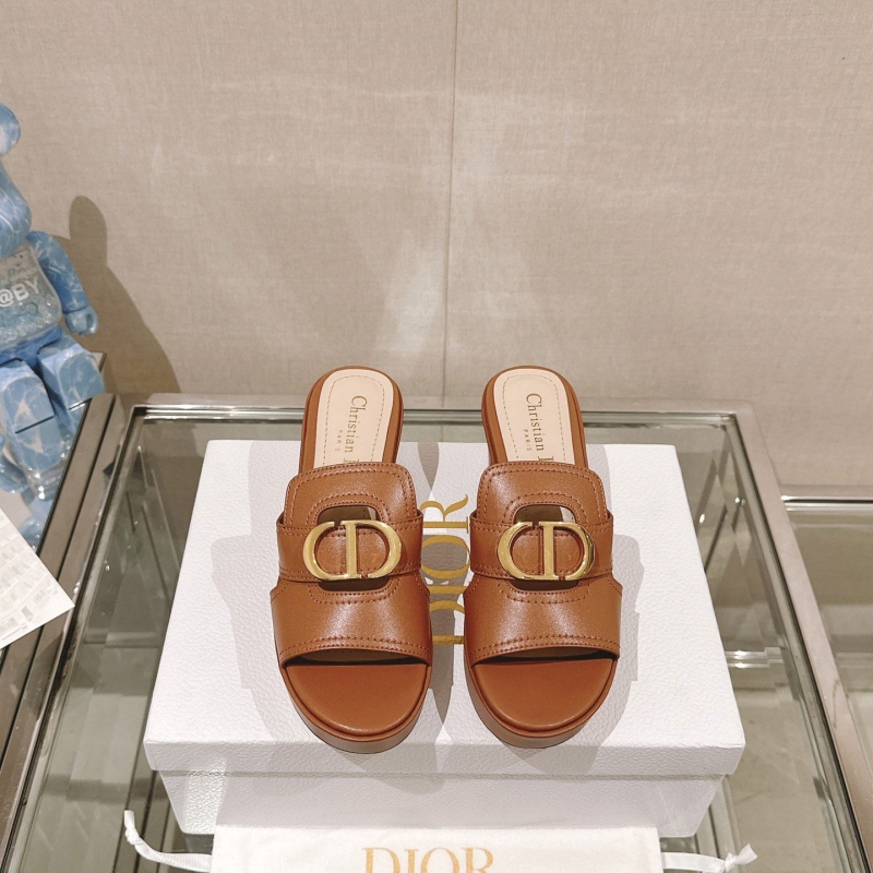 ch**an D*or slippers